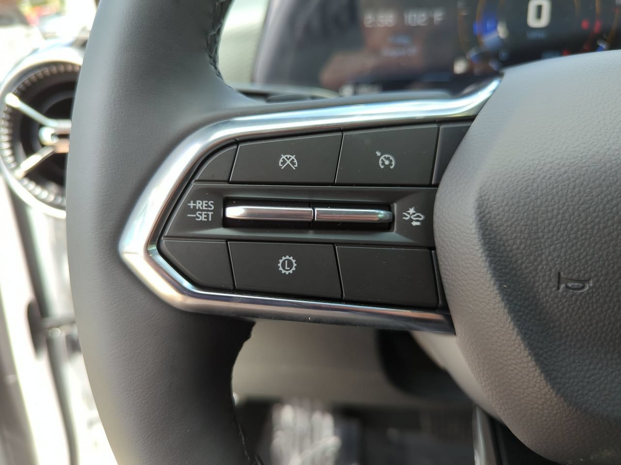 New 2027 Chevrolet Equinox LT w/ Safety and Technology Package FWD image 10