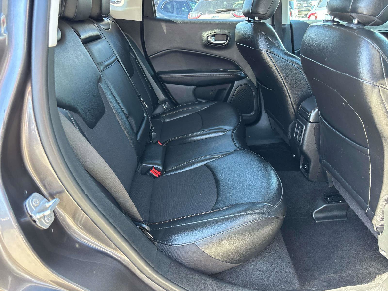 Used 2020 Jeep Compass Latitude w/ Cold Weather Group AWD/4WD image 13