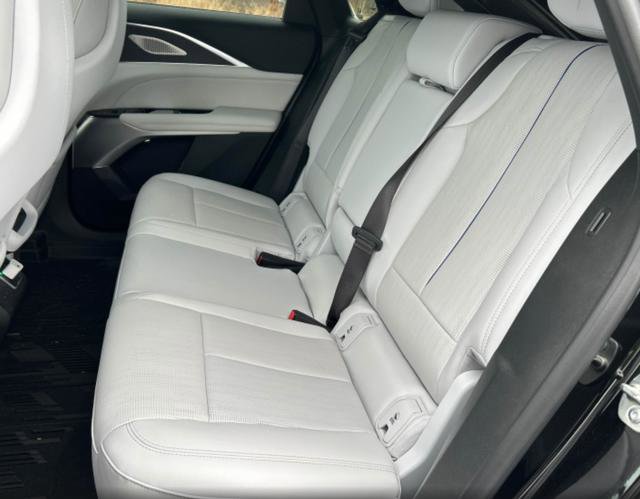 Used 2024 Cadillac Lyriq Sport image 3