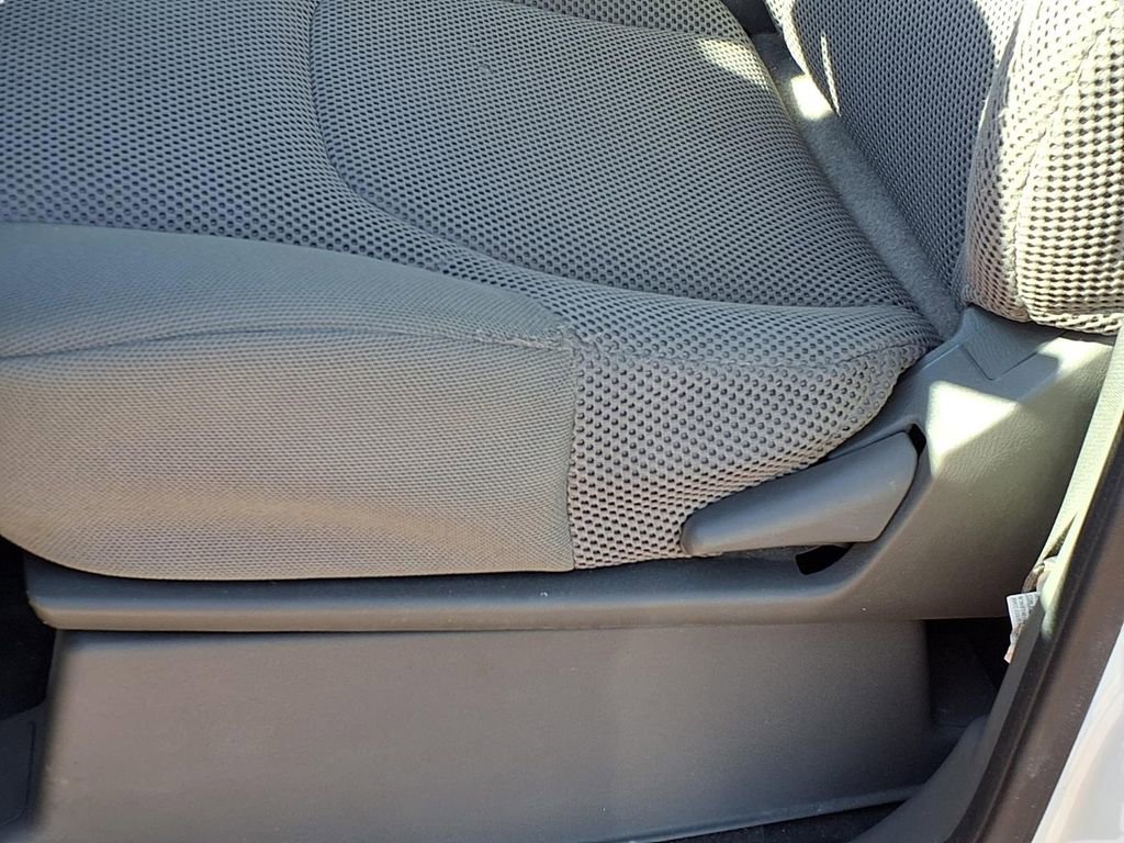 Used 2019 Nissan Frontier SV image 21