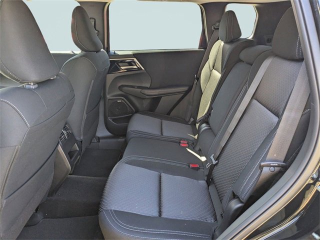 New 2025 Mitsubishi Outlander ES image 16