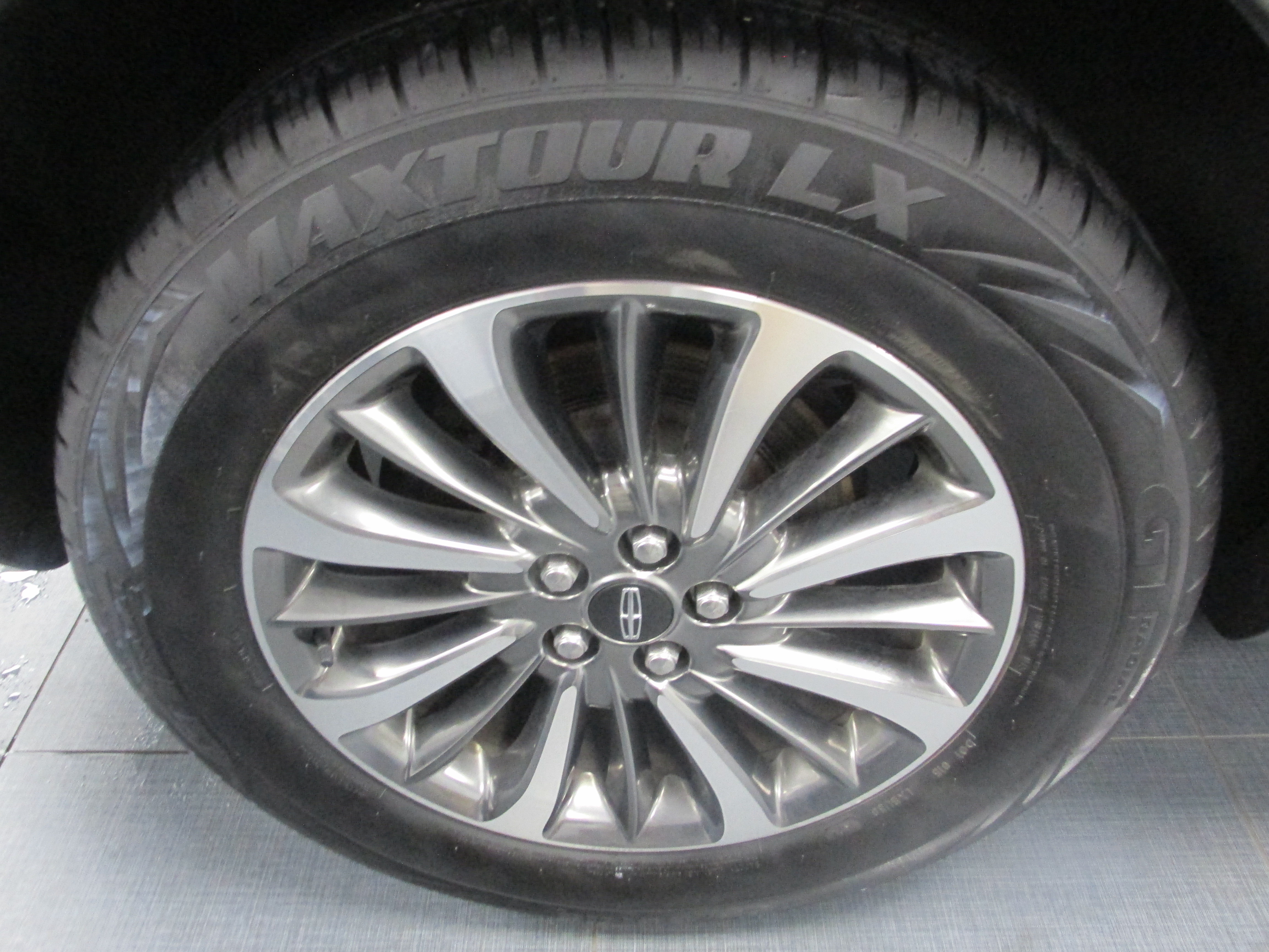 Used 2019 Lincoln Nautilus Select AWD/4WD image 16