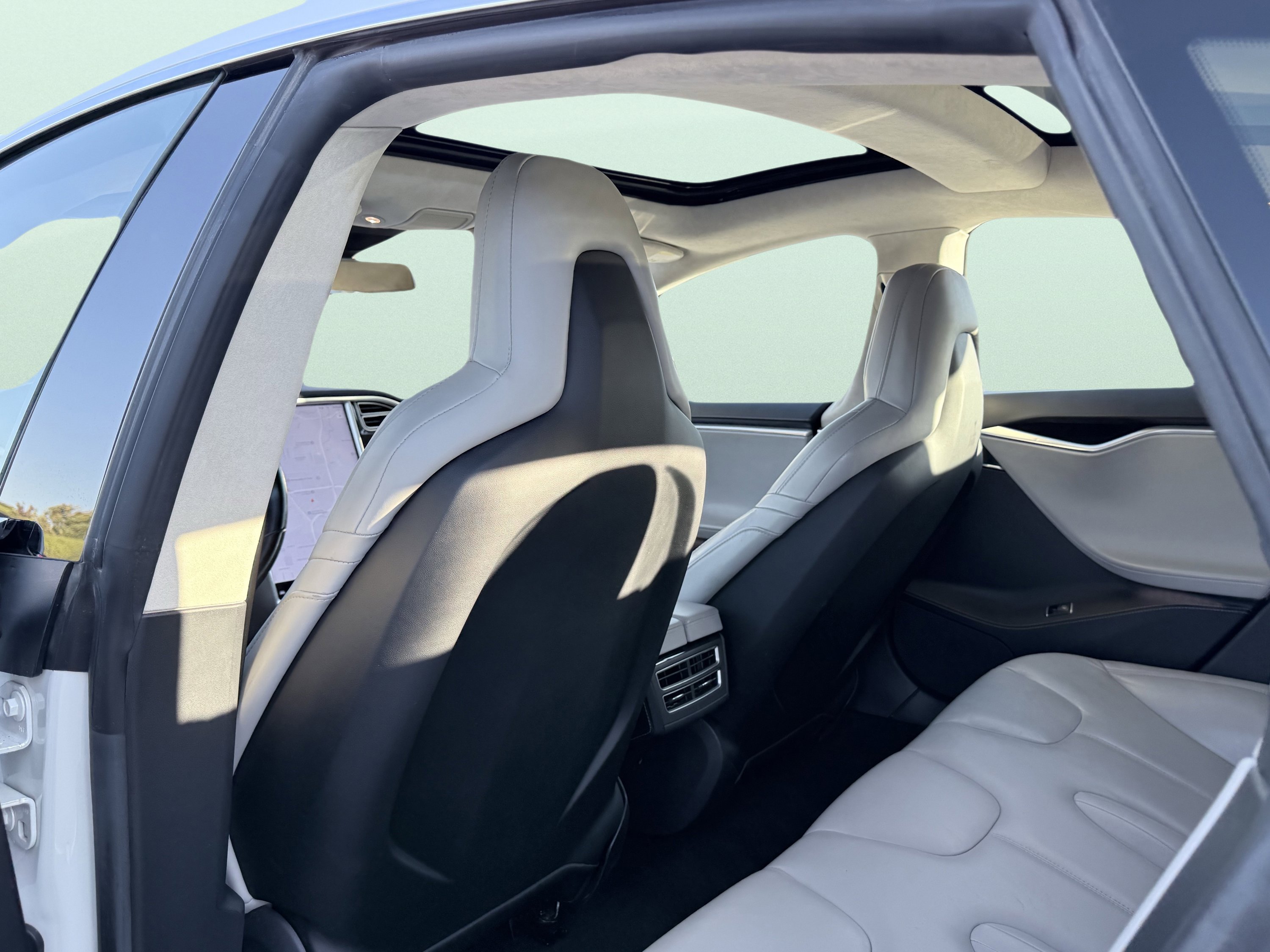 Used 2016 Tesla Model S 60 image 21