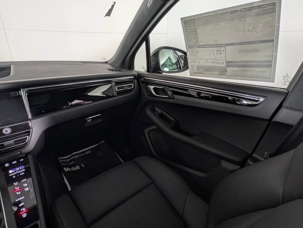 New 2026 Porsche Macan image 21