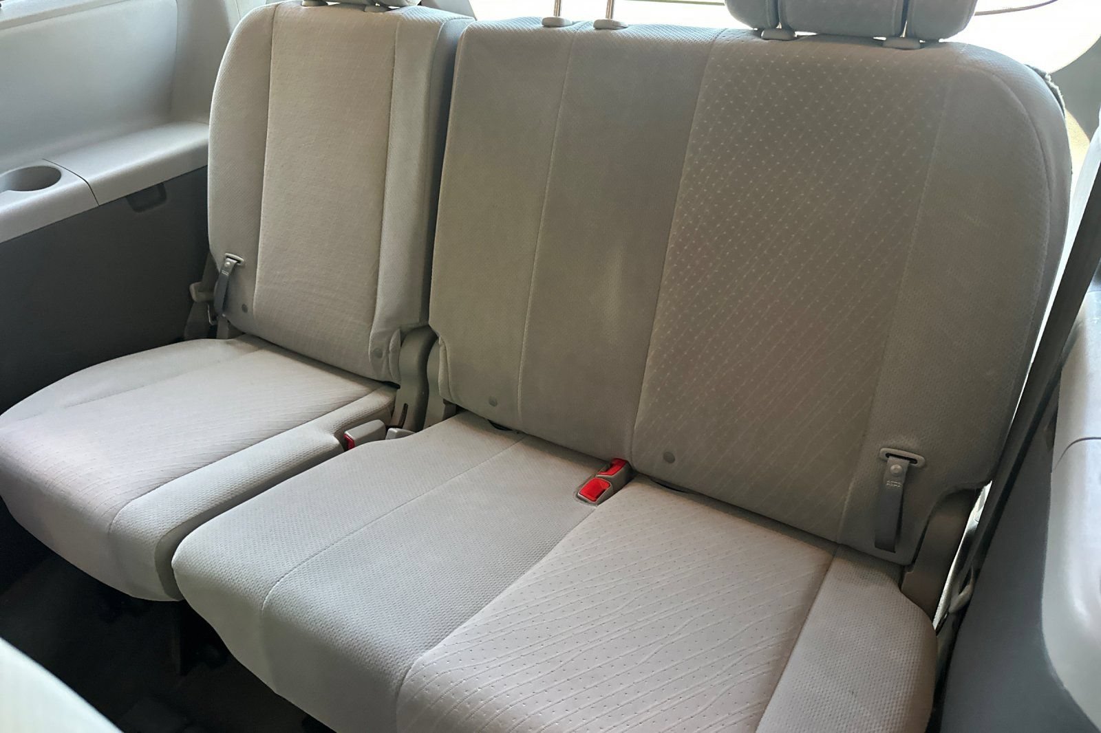 Certified 2018 Toyota Sienna LE w/ Carpet Mat Package FWD image 19