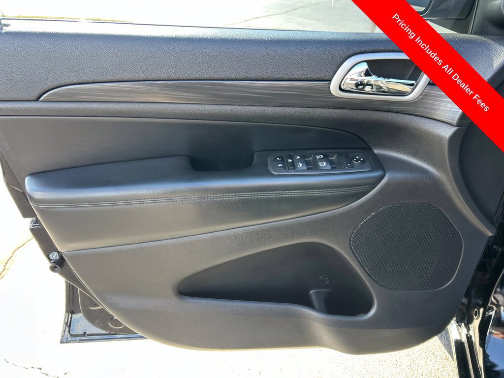 Used 2019 Jeep Grand Cherokee Altitude RWD image 4