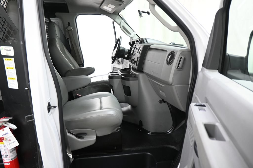 Used 2014 Ford E-150 and Econoline 150 RWD image 7
