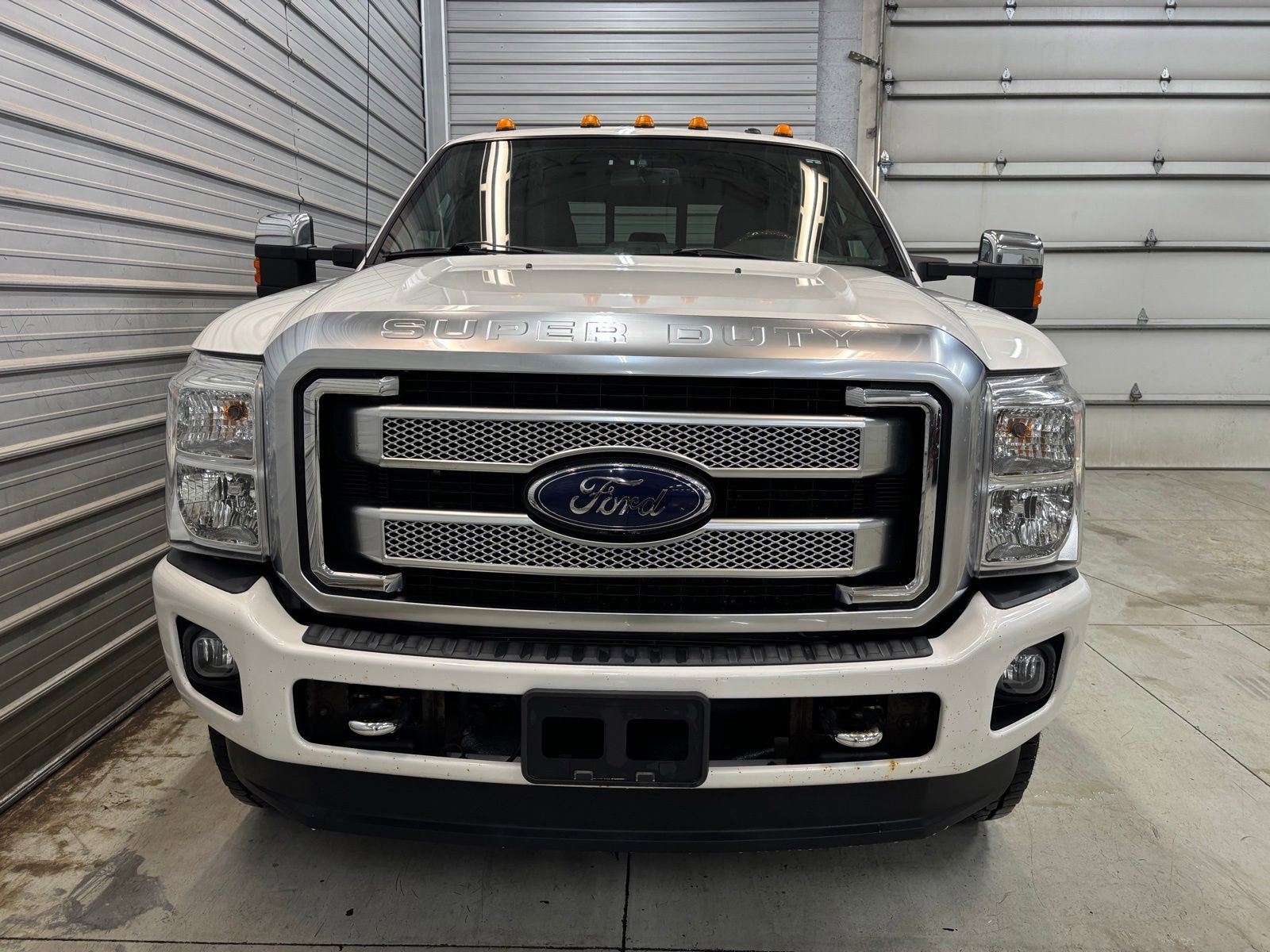 Used 2016 Ford F350 Platinum w/ Platinum Package AWD/4WD image 2