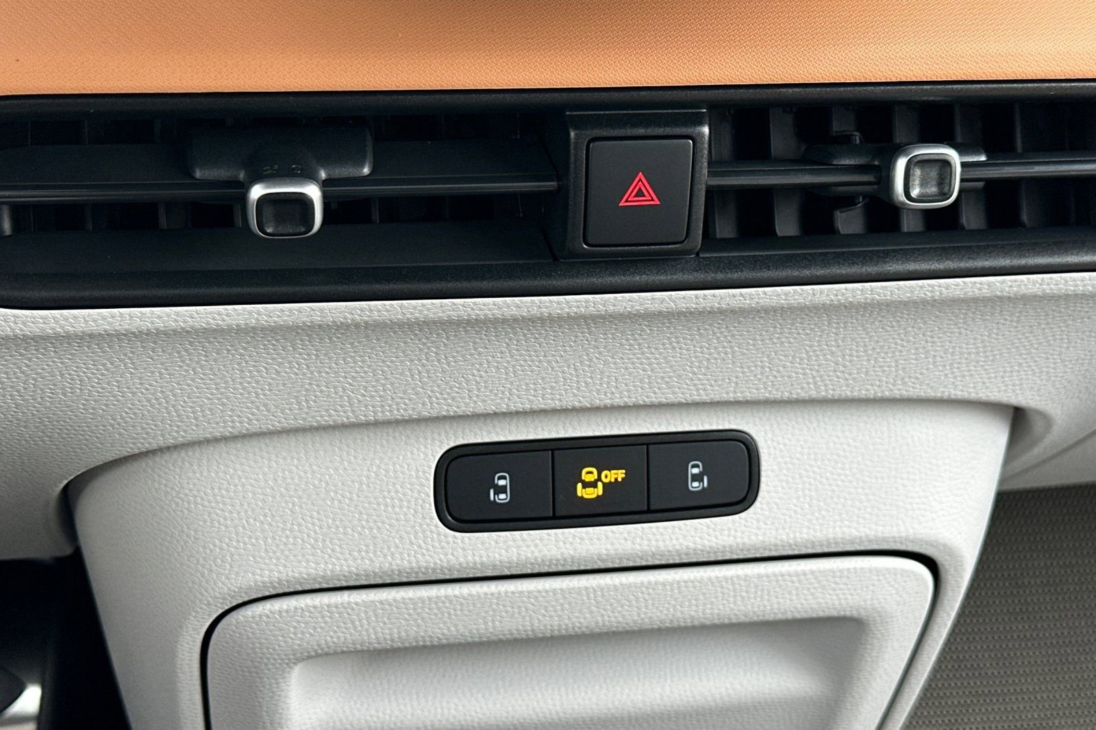 New 2025 Volkswagen ID. Buzz 1st Edition image 20