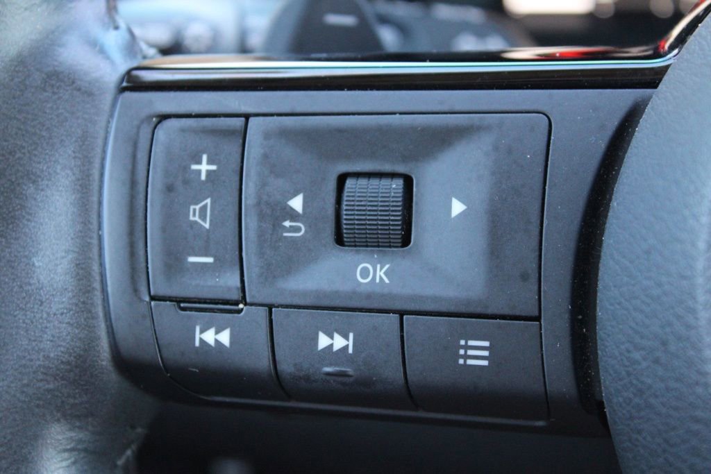 Used 2021 Nissan Rogue Platinum image 32