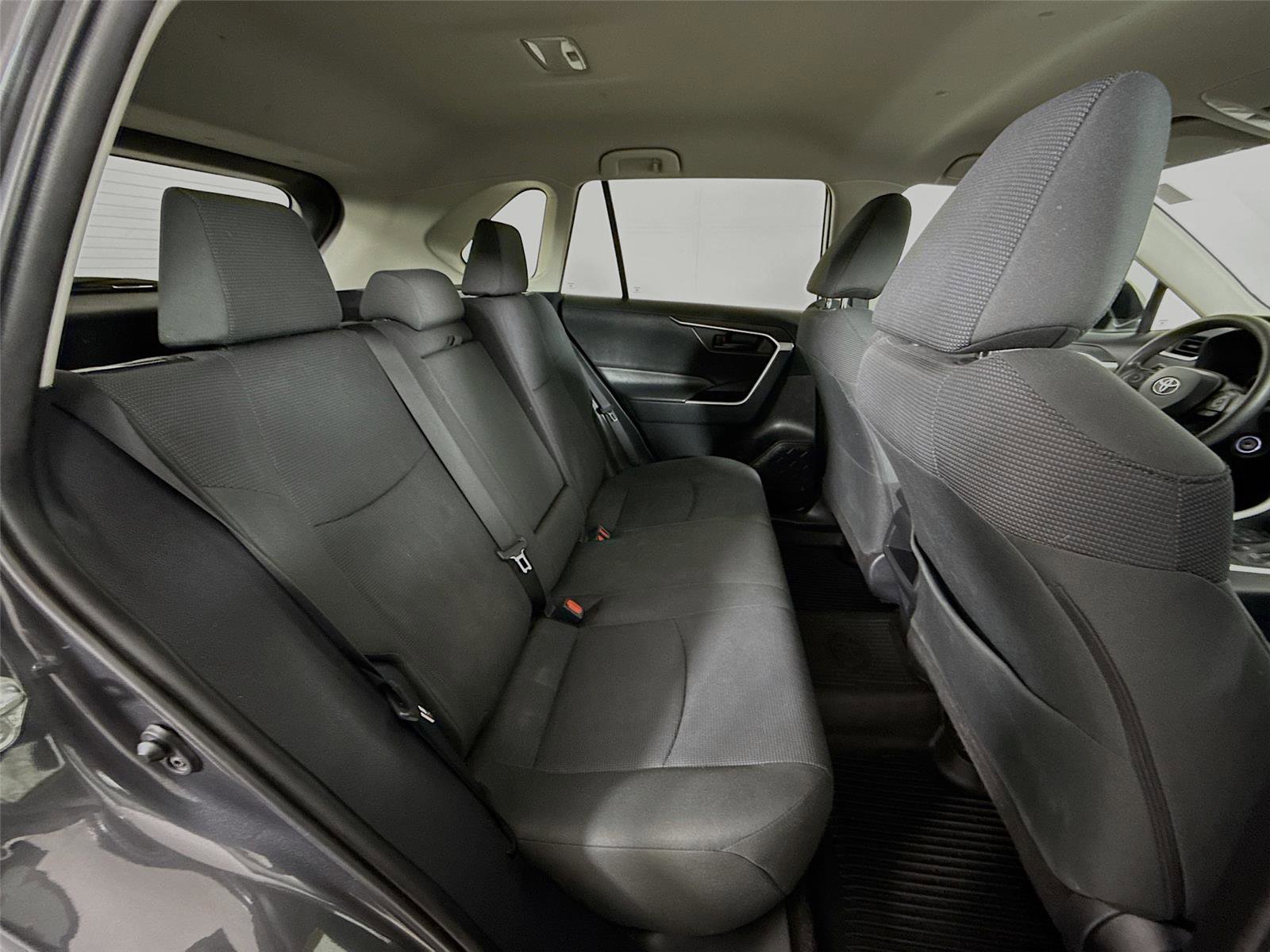 Used 2021 Toyota RAV4 LE image 25