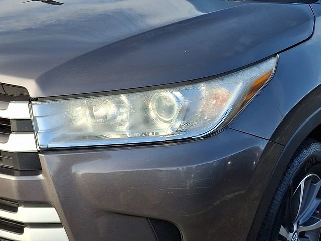 Used 2019 Toyota Highlander XLE AWD/4WD image 9