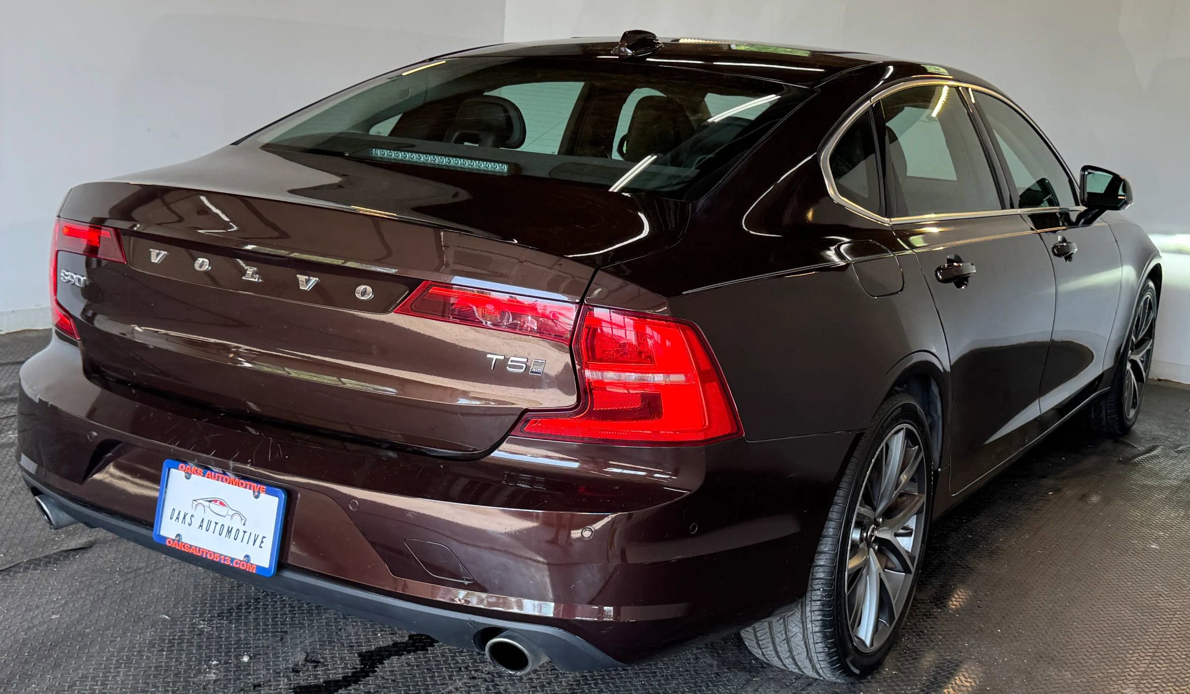 Used 2018 Volvo S90 T5 Momentum w/ Convenience Package AWD/4WD image 5