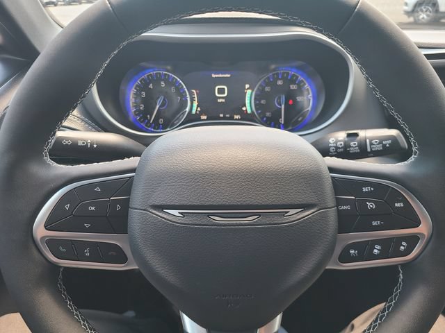 New 2027 Chrysler Pacifica Select FWD image 11