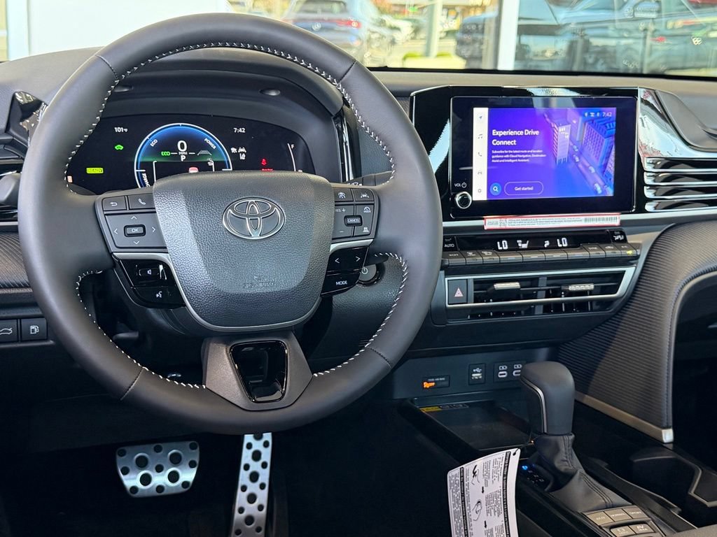 Used 2026 Toyota Camry SE FWD image 32
