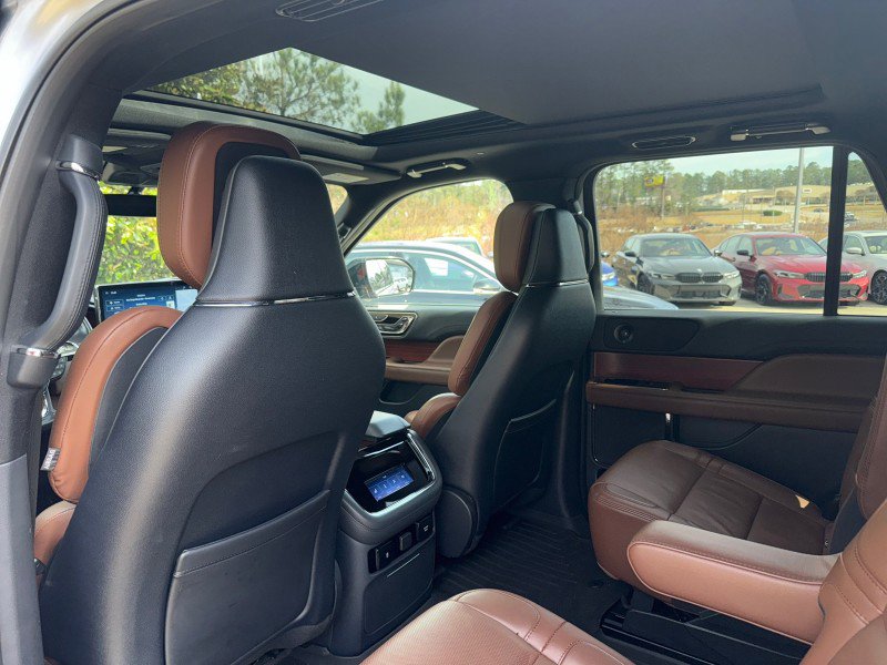 Used 2022 Lincoln Navigator Reserve image 14