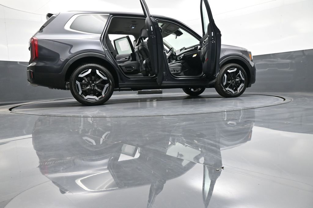 New 2025 Kia Telluride S image 50