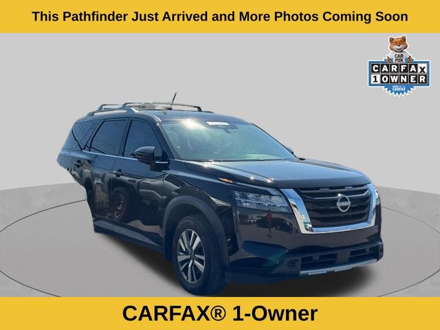 Used 2024 Nissan Pathfinder SL FWD image 2