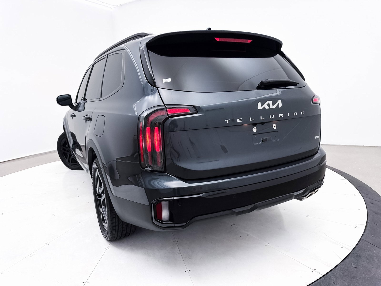 Used 2024 Kia Telluride SX X-Line image 2