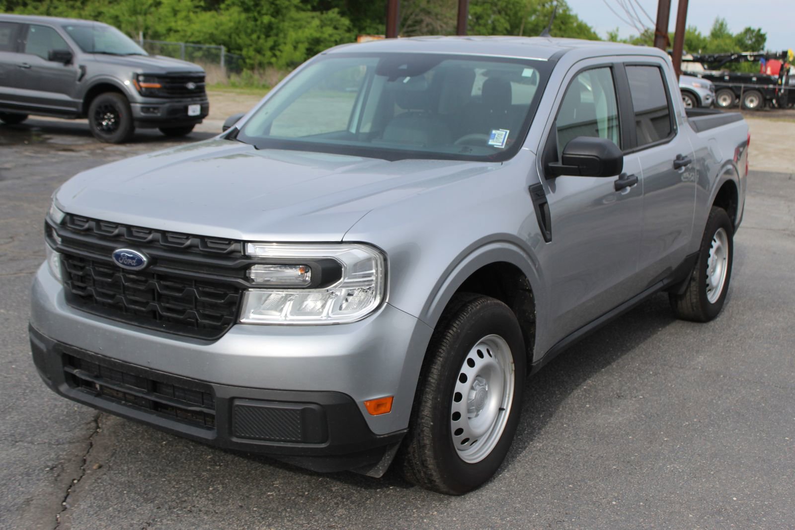 Used 2023 Ford Maverick XL FWD image 2