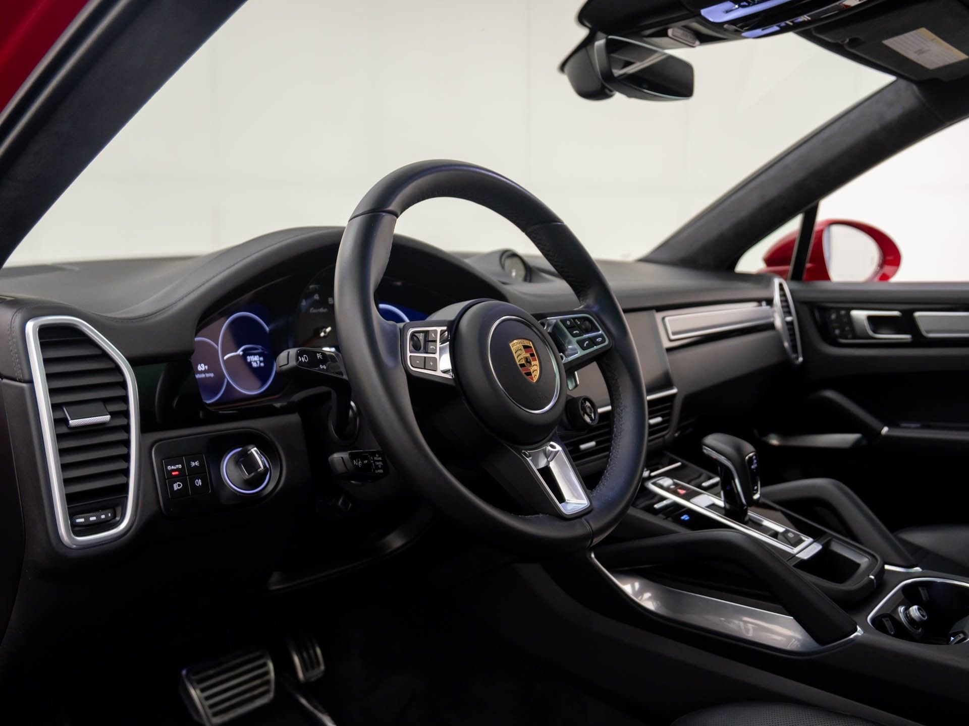 Certified 2023 Porsche Cayenne Turbo image 4