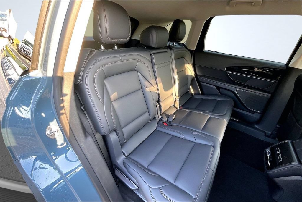 New 2026 Lincoln Nautilus Premier AWD/4WD image 10