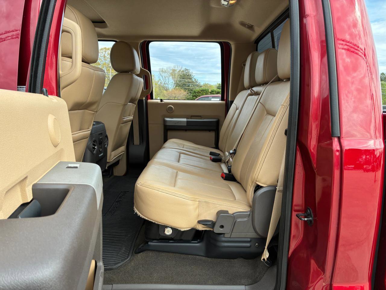 Used 2015 Ford F350 Lariat w/ Lariat Ultimate Package image 32
