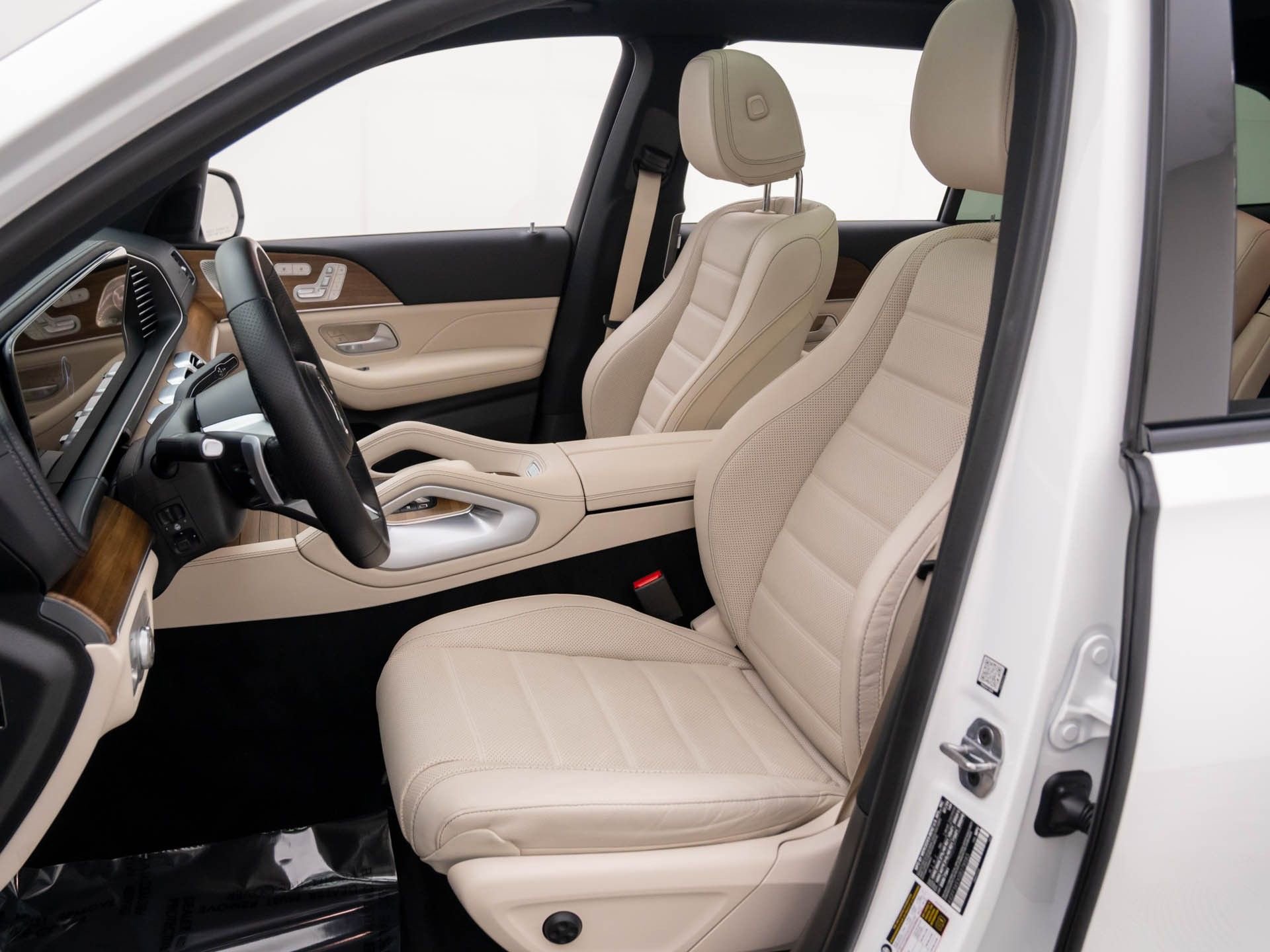 Used 2025 Mercedes-Benz GLS 450 4MATIC image 14