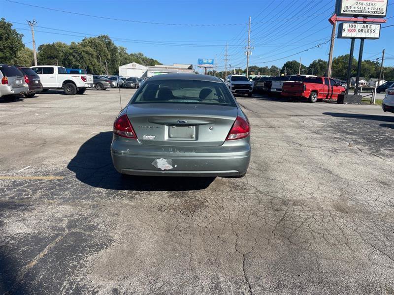 Used 2005 Ford Taurus SE FWD image 6