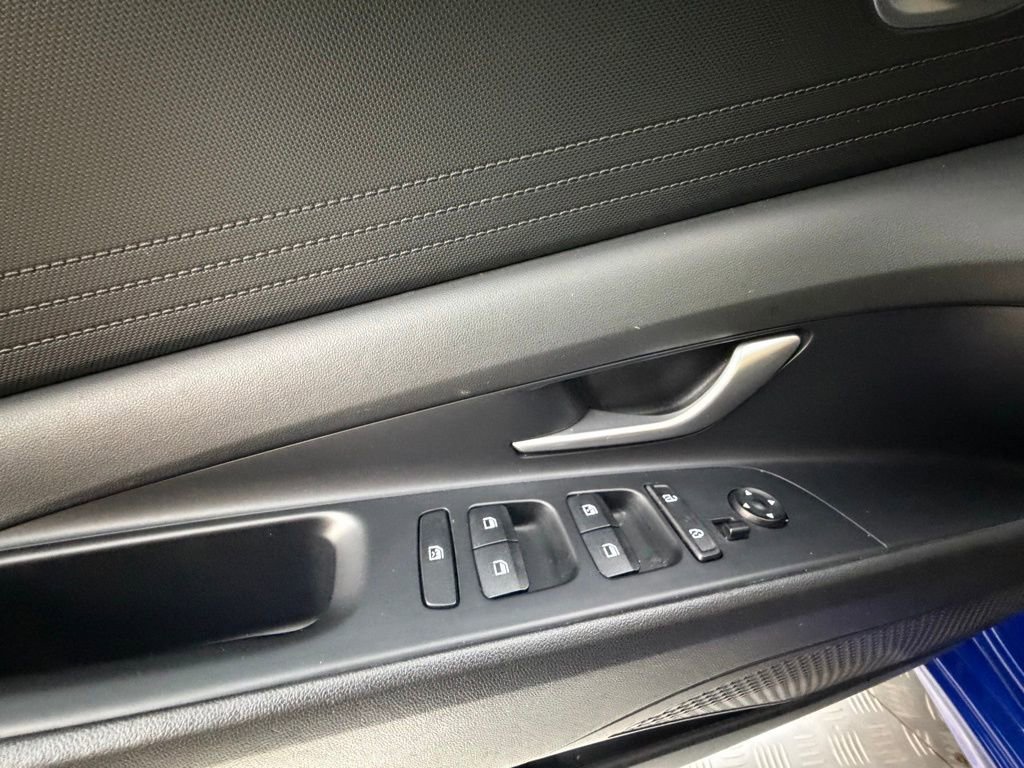 Certified 2023 Hyundai Elantra SEL image 24