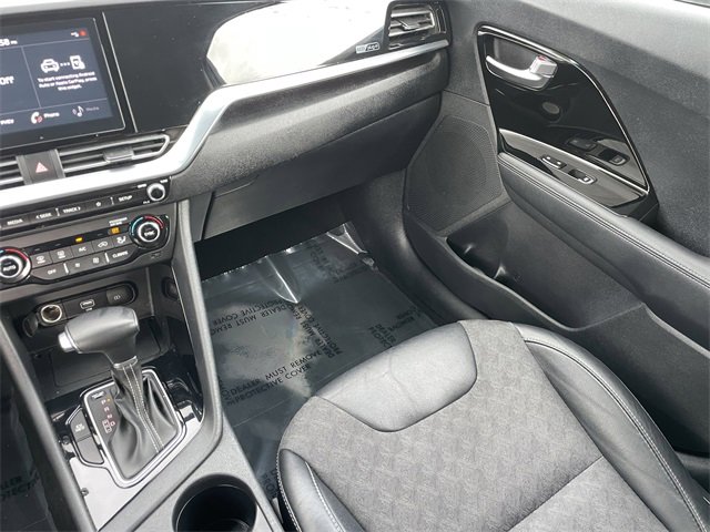Certified 2022 Kia Niro EX image 13