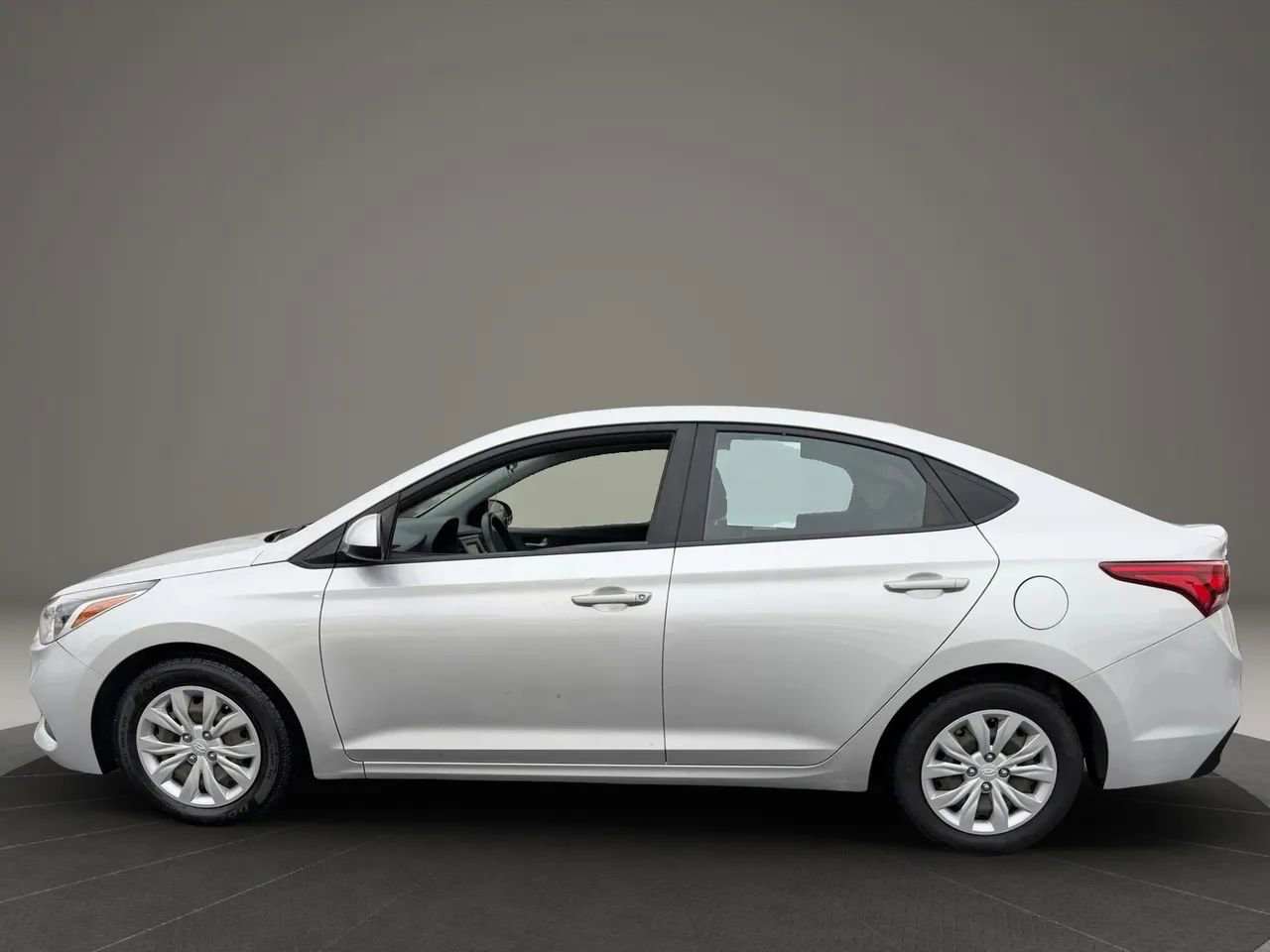 Used 2020 Hyundai Accent SE FWD image 8