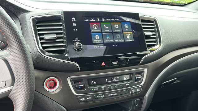 Used 2025 Honda Passport TrailSport image 18