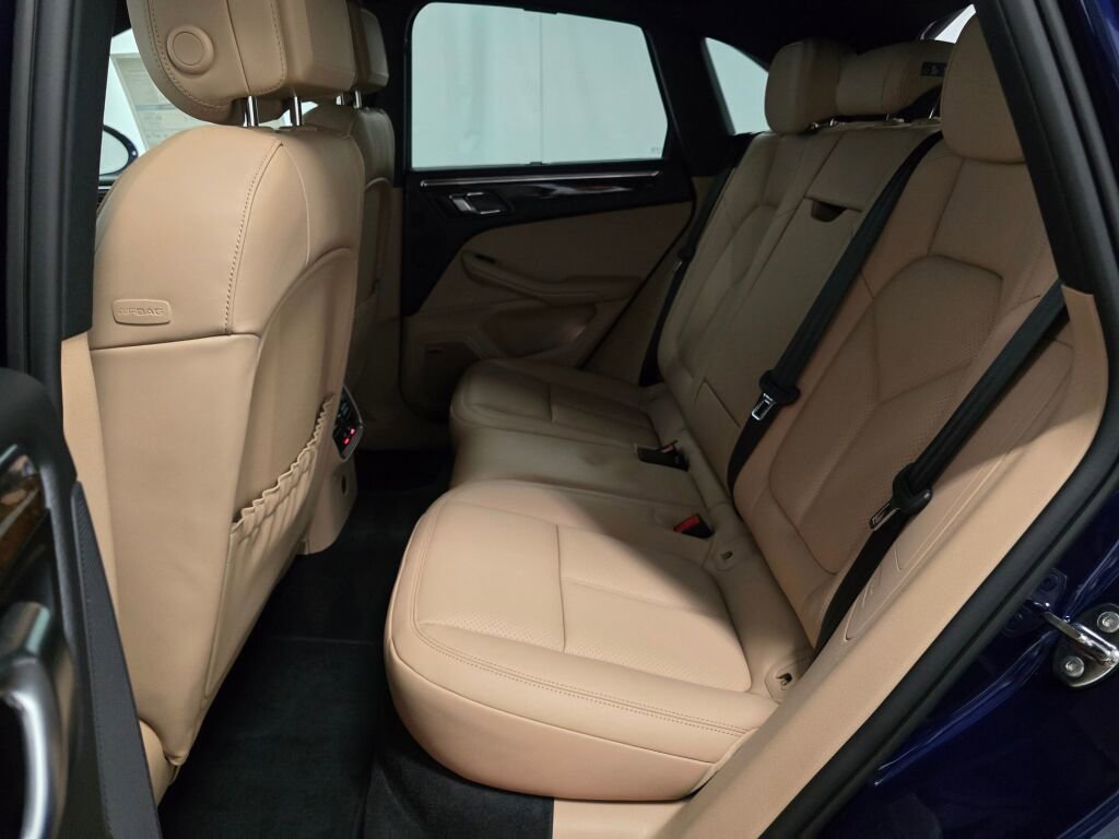 New 2026 Porsche Macan AWD/4WD image 20