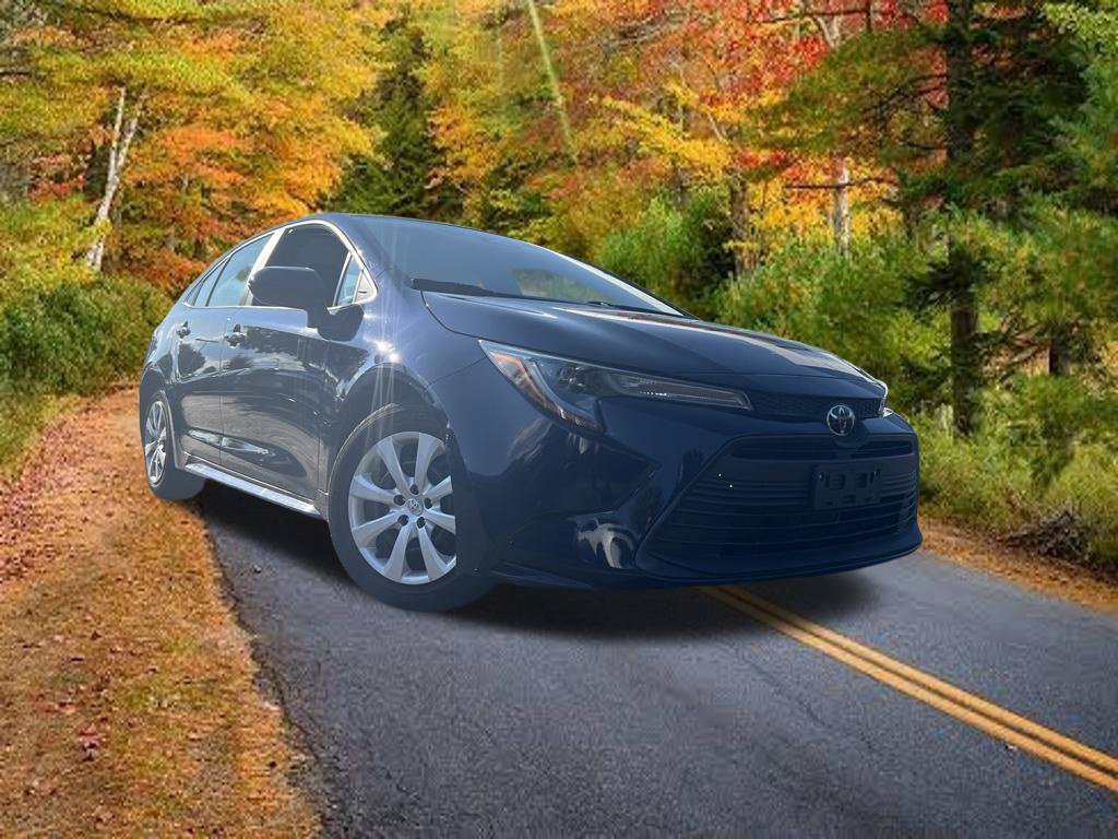 Used 2024 Toyota Corolla LE FWD image 2