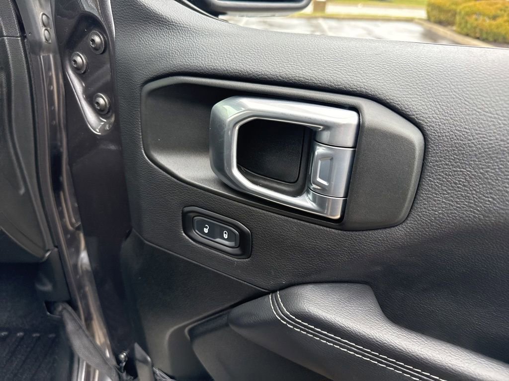 Used 2022 Jeep Wrangler Unlimited Sahara 4xe image 30