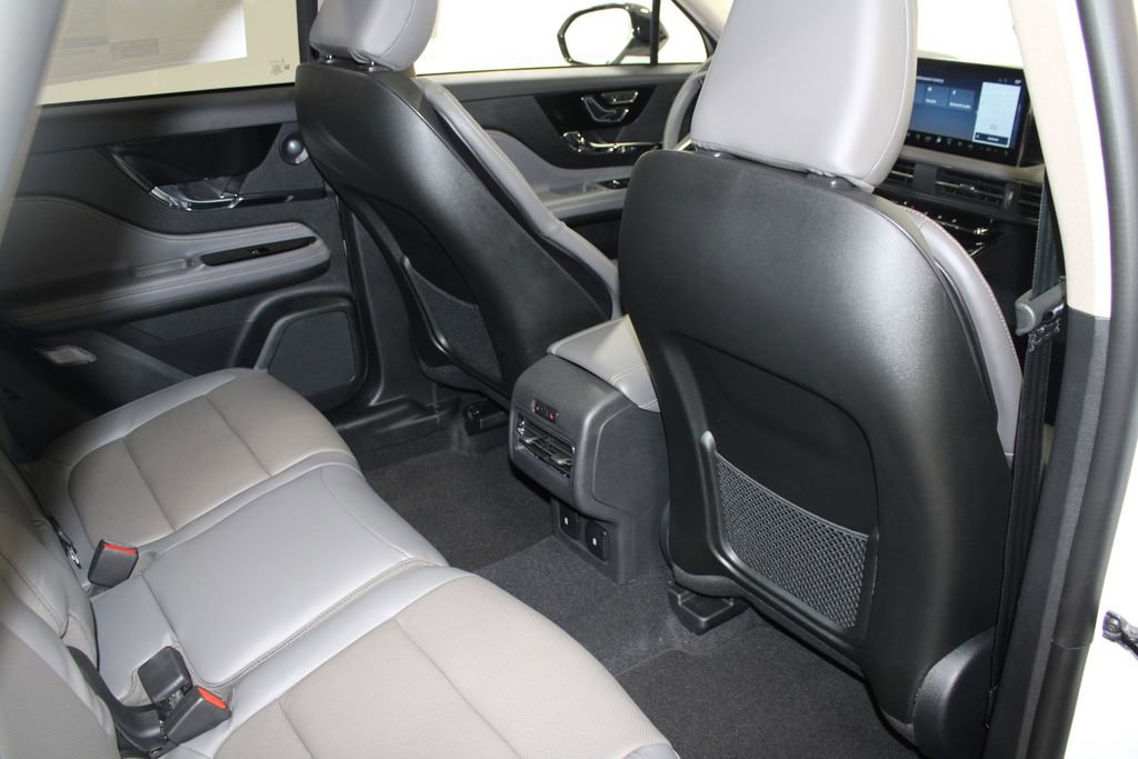 New 2026 Lincoln Corsair Reserve image 32