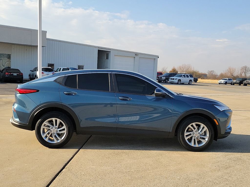 Used 2024 Buick Envista Preferred w/ Advanced Safety Package image 6