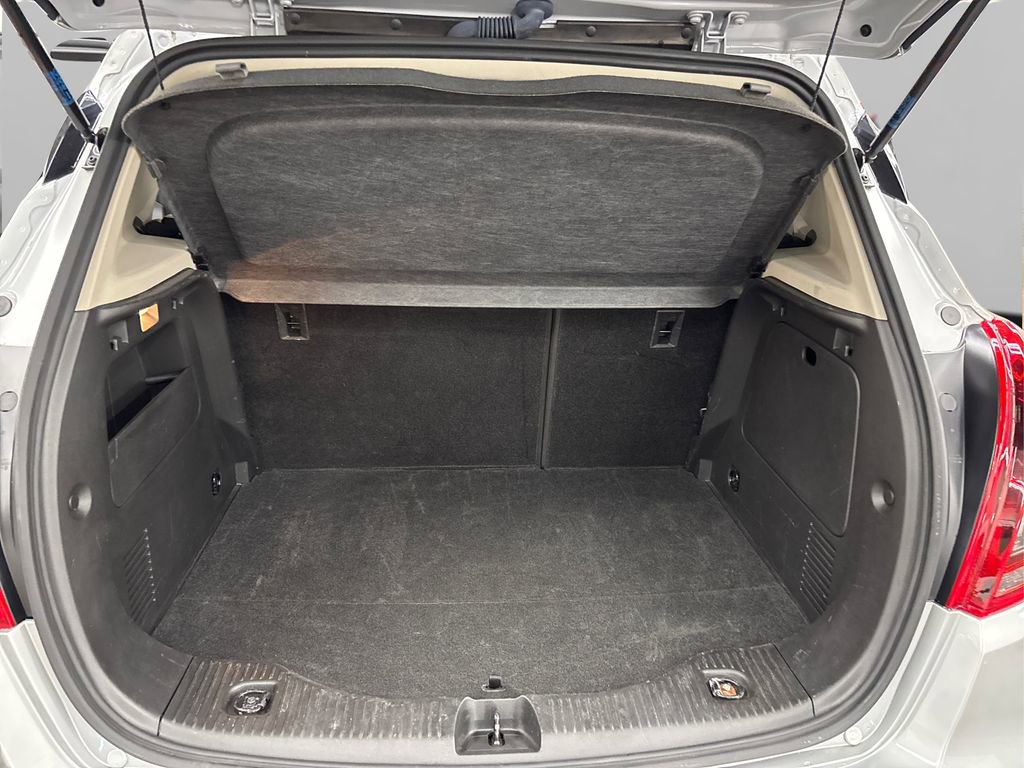 Used 2022 Buick Encore Preferred w/ Safety Package image 11