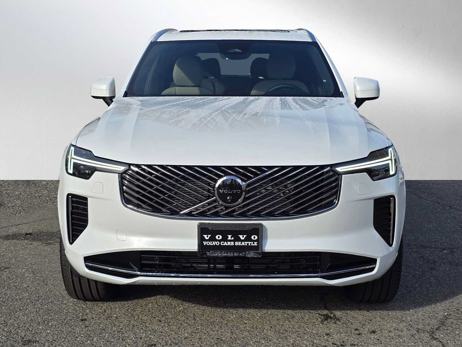 New 2026 Volvo XC90 B6 Plus w/ Protection Package Premier AWD/4WD image 16