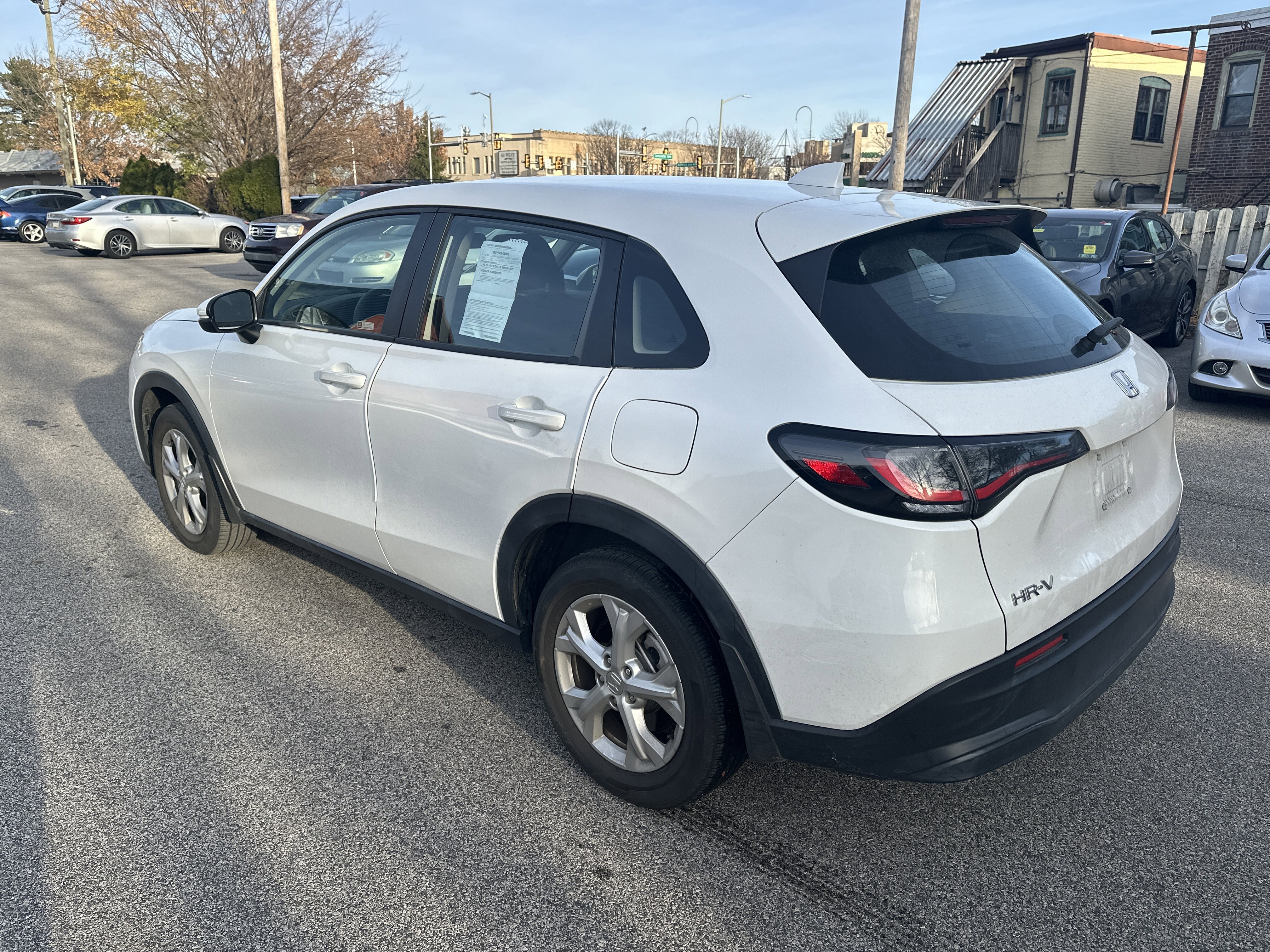 Used 2023 Honda HR-V LX image 4