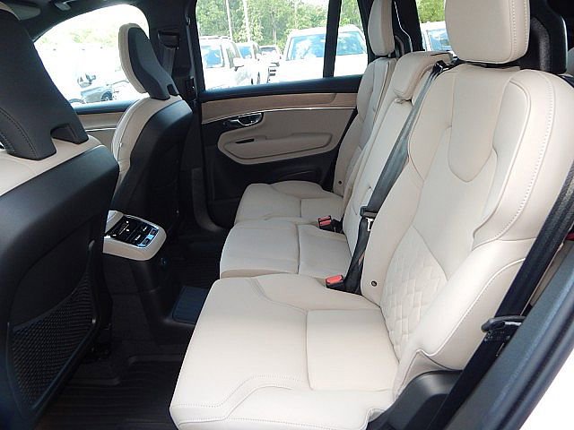 Certified 2025 Volvo XC90 T8 Plus w/ Protection Package Premier image 14