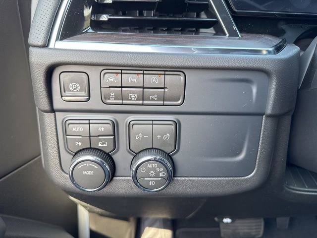 New 2026 Chevrolet Suburban Premier image 27