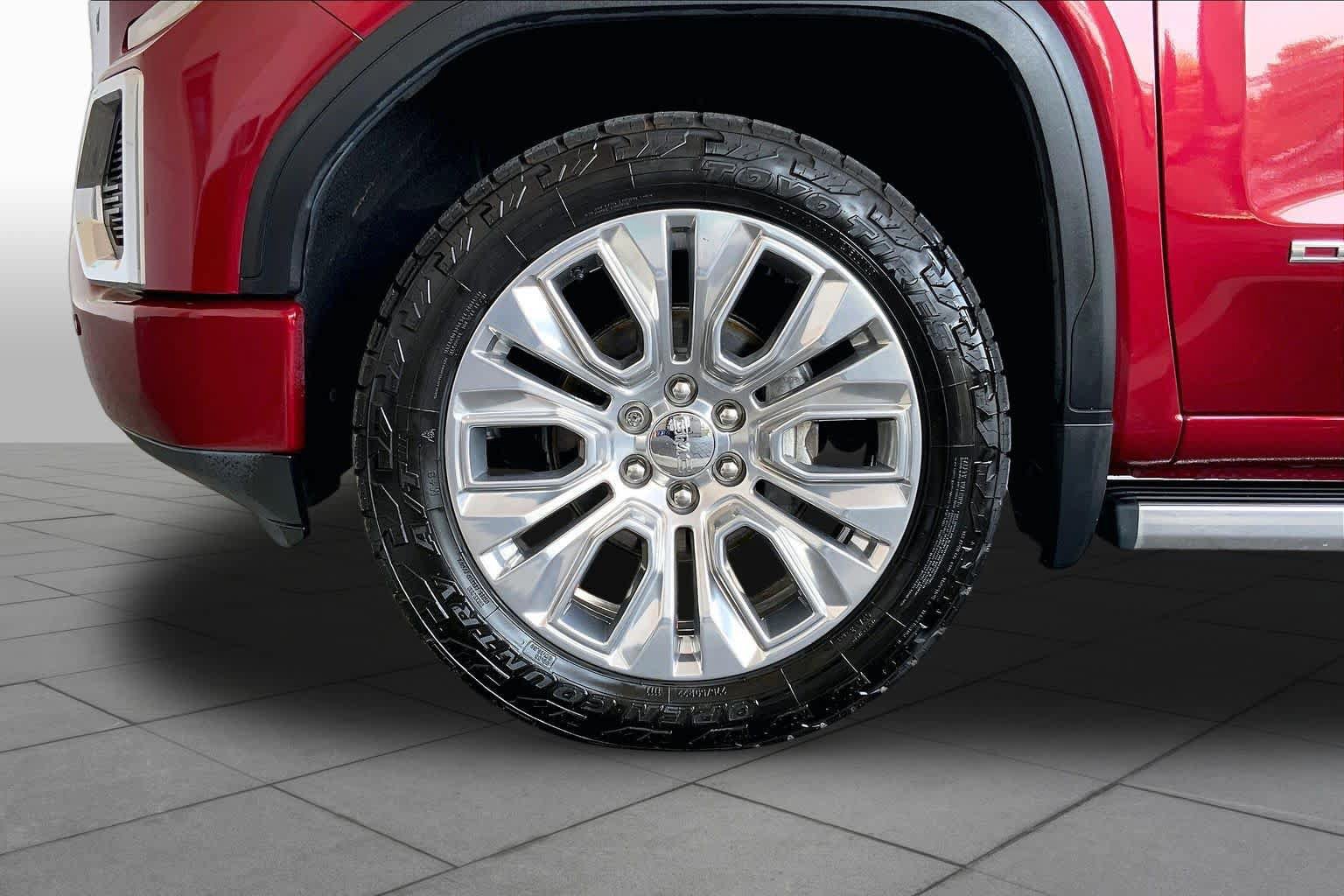 Used 2020 GMC Sierra 1500 Denali w/ Denali Ultimate Package AWD/4WD image 11