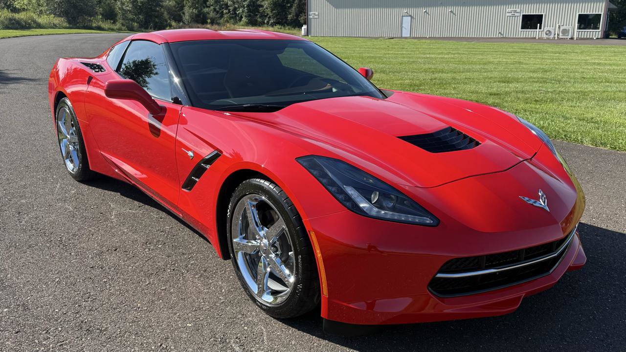 Used 2014 Chevrolet Corvette Stingray Coupe w/ 3LT Preferred Equipment Group RWD image 2