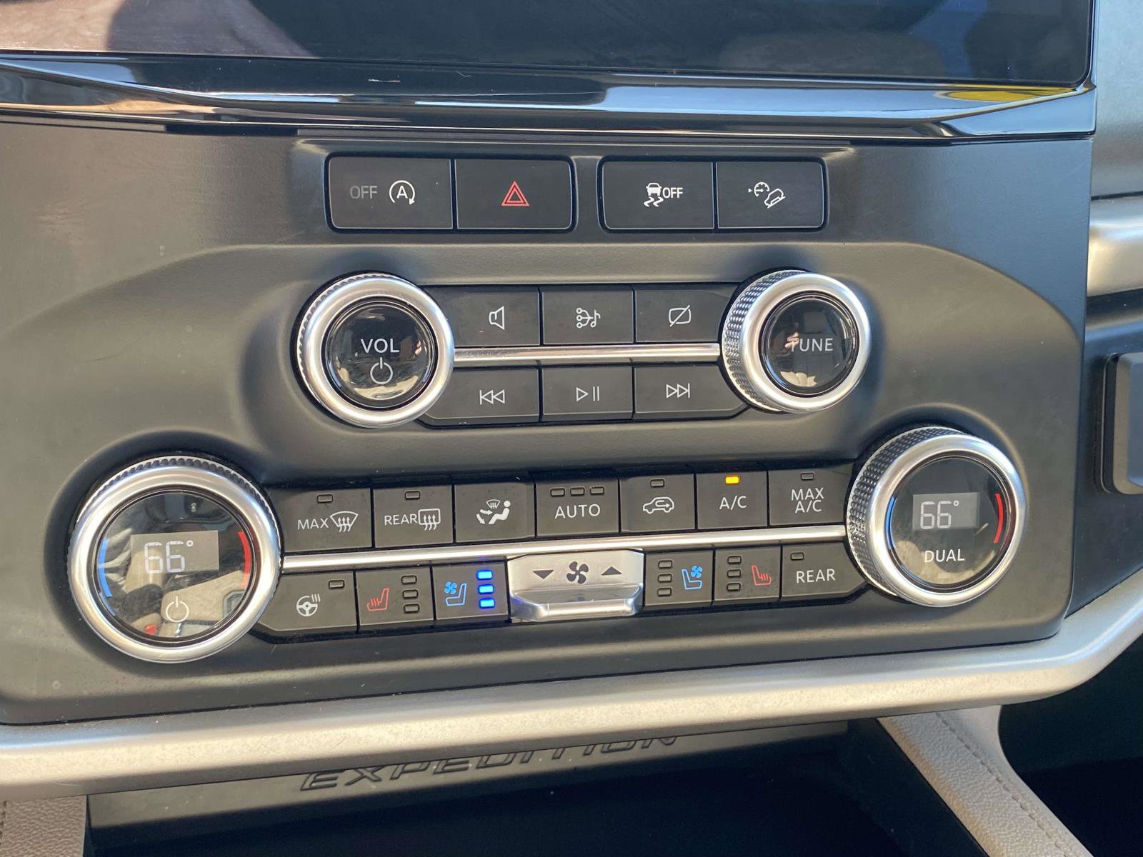 Used 2024 Ford Expedition Max XLT AWD/4WD image 27