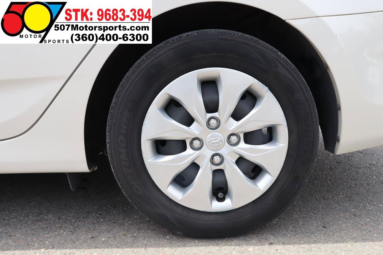 Used 2016 Hyundai Accent SE FWD image 22