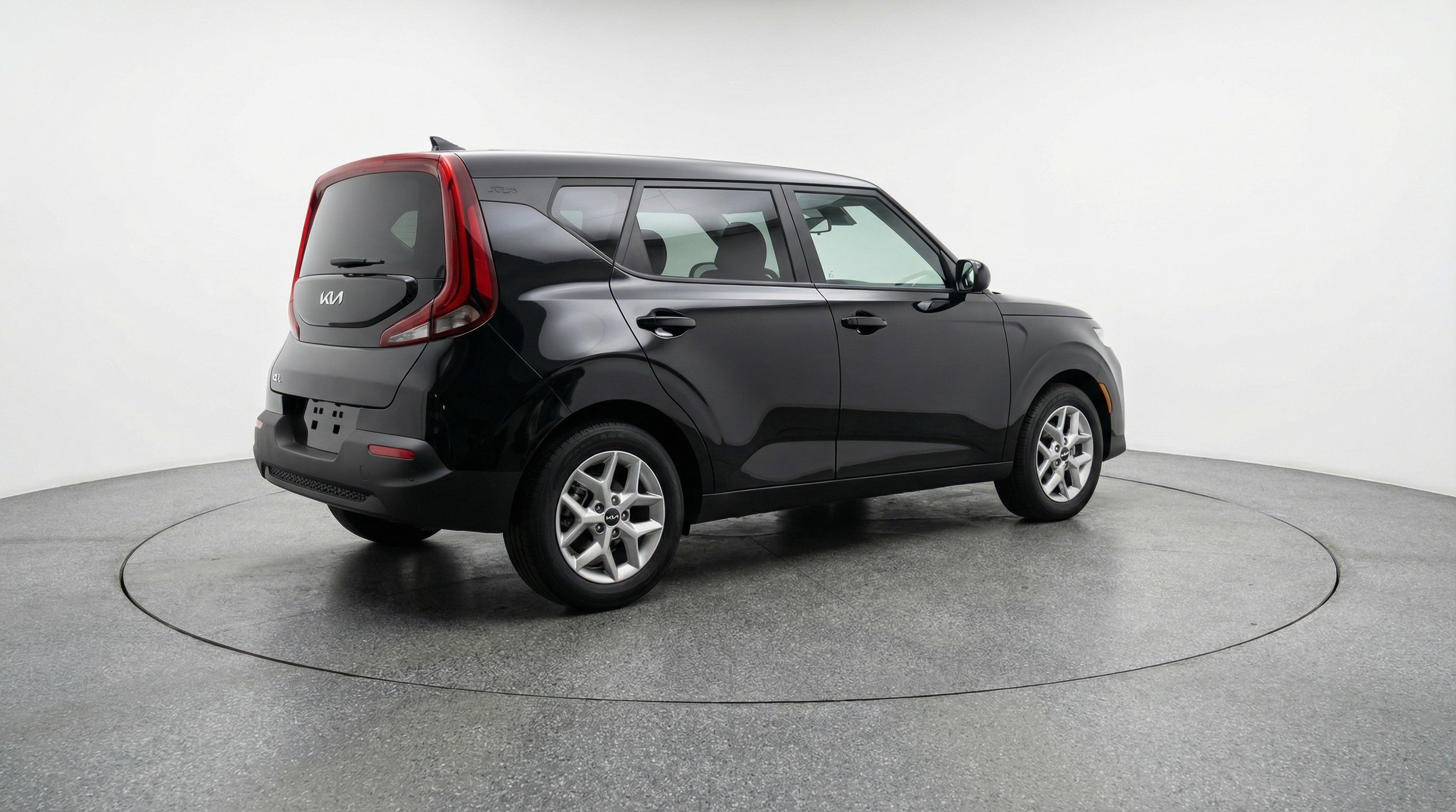Used 2025 Kia Soul LX w/ LX Technology Package FWD image 9