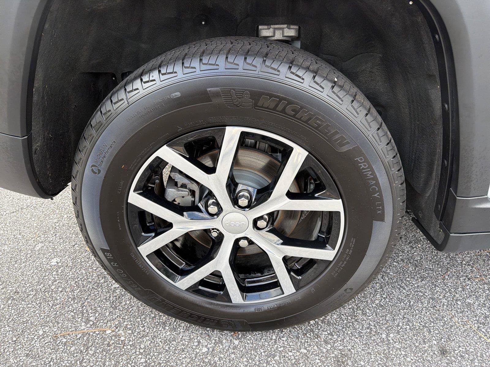 Used 2025 Jeep Grand Cherokee Limited AWD/4WD image 16