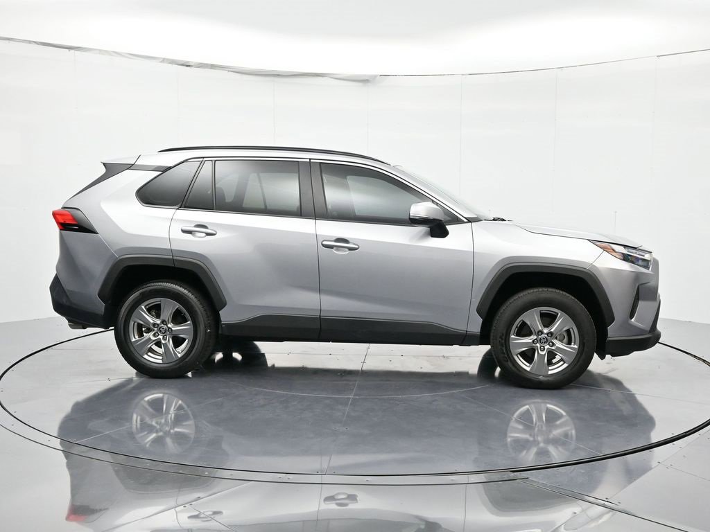 Used 2025 Toyota RAV4 XLE image 4